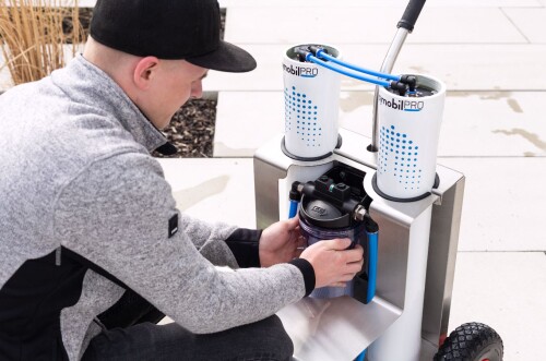 Uitverkocht - OSMOBIL PRO glasreinigingsapparaat osmose systeem PV reinigingsapparaat voor osmose reiniging & reiniging op zonne-energie