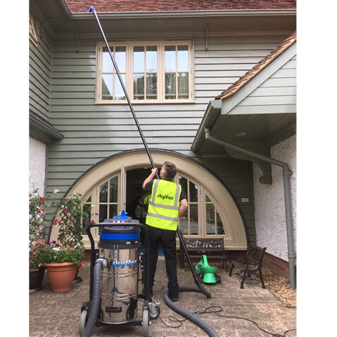 SkyVac Flexi coude à 180° pour le nettoyage des gouttières