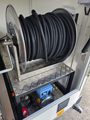 OSMOBIL TRAILER V3 sistema di rimorchio per la pulizia del fotovoltaico e del vetro