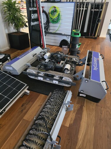 hyCLEANER solarROBOT pro Unità dimostrativa per la rimozione dei licheni