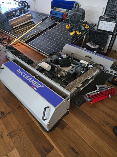 hyCLEANER solarROBOT pro lichen remover demonstration unit
